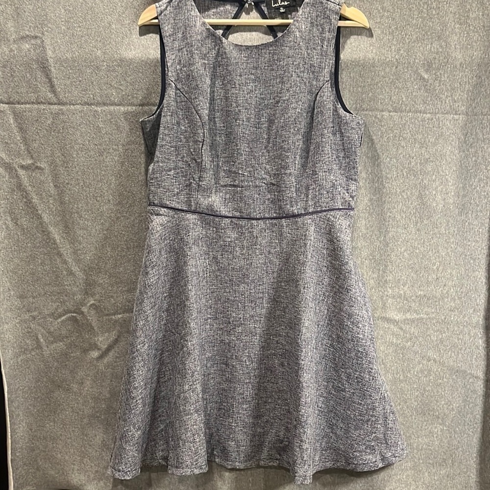 LULU’S XL navy and white dress, open back.